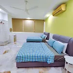 16Pax Cozy Stay At Wisma Cosway Pavilion Klcc Bukit Bintang